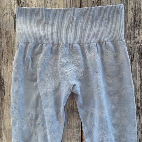 NVGTN Seamless Camo Leggings Icy Blue Womens Medium - Picture 5 of 8